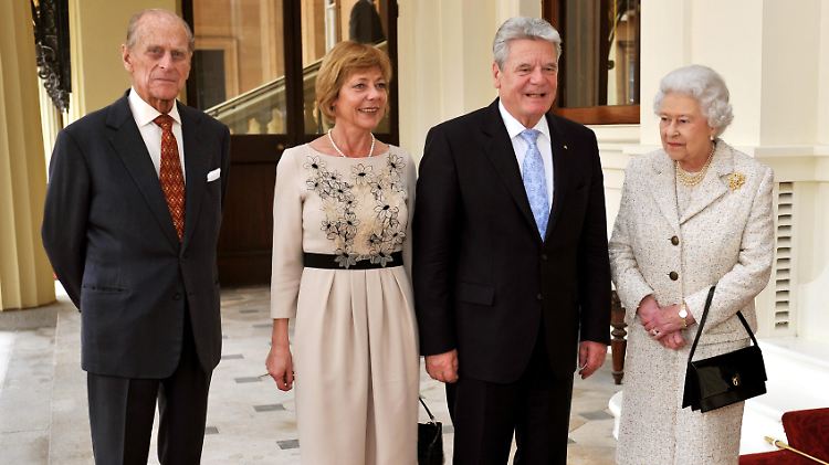 Joachim Gauck und Daniela Schadt beim britischen Königspaar.