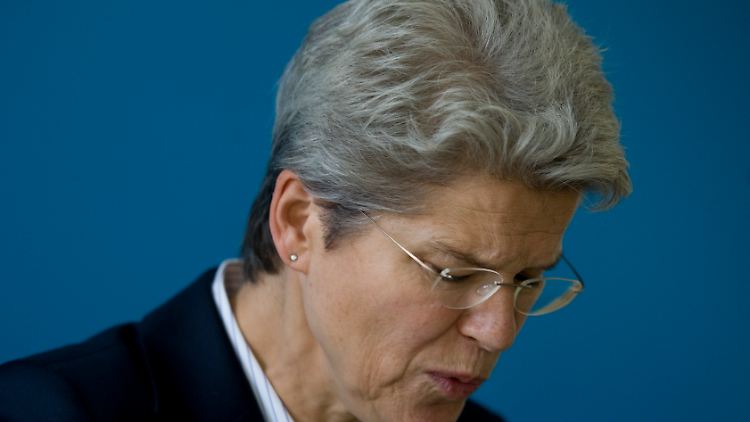 Claudia Schmid