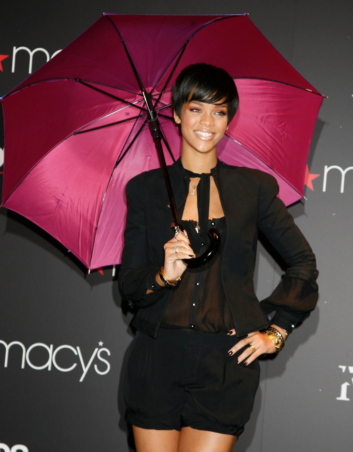 Rund fünf Jahre ist es her, dass Rihanna mit ihrem "Umbrella-ella-ella" ...