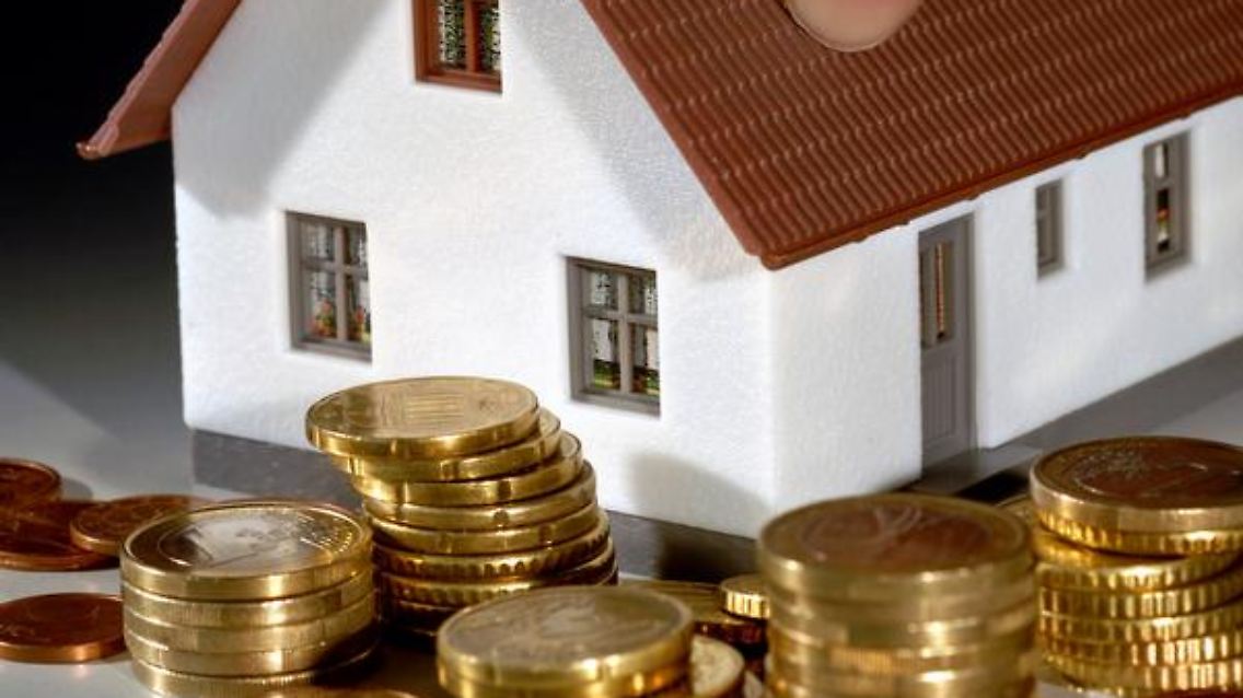 Der Weg zur eigenen Immobilie bringt viele Kosten neben dem Kaufpreis mit sich.