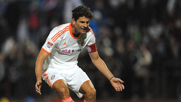 Mario Gomez kann wieder Fußball spielen, muss sich beim FC Bayern aber großer Sturmkonkurrenz erwehren.