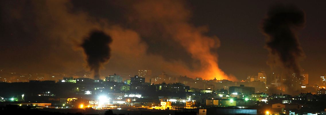 Israel greift Gaza aus der Luft an.