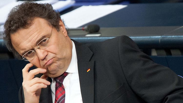 Innenminister Friedrich will die Verweigerer zum Mitmachen animieren.
