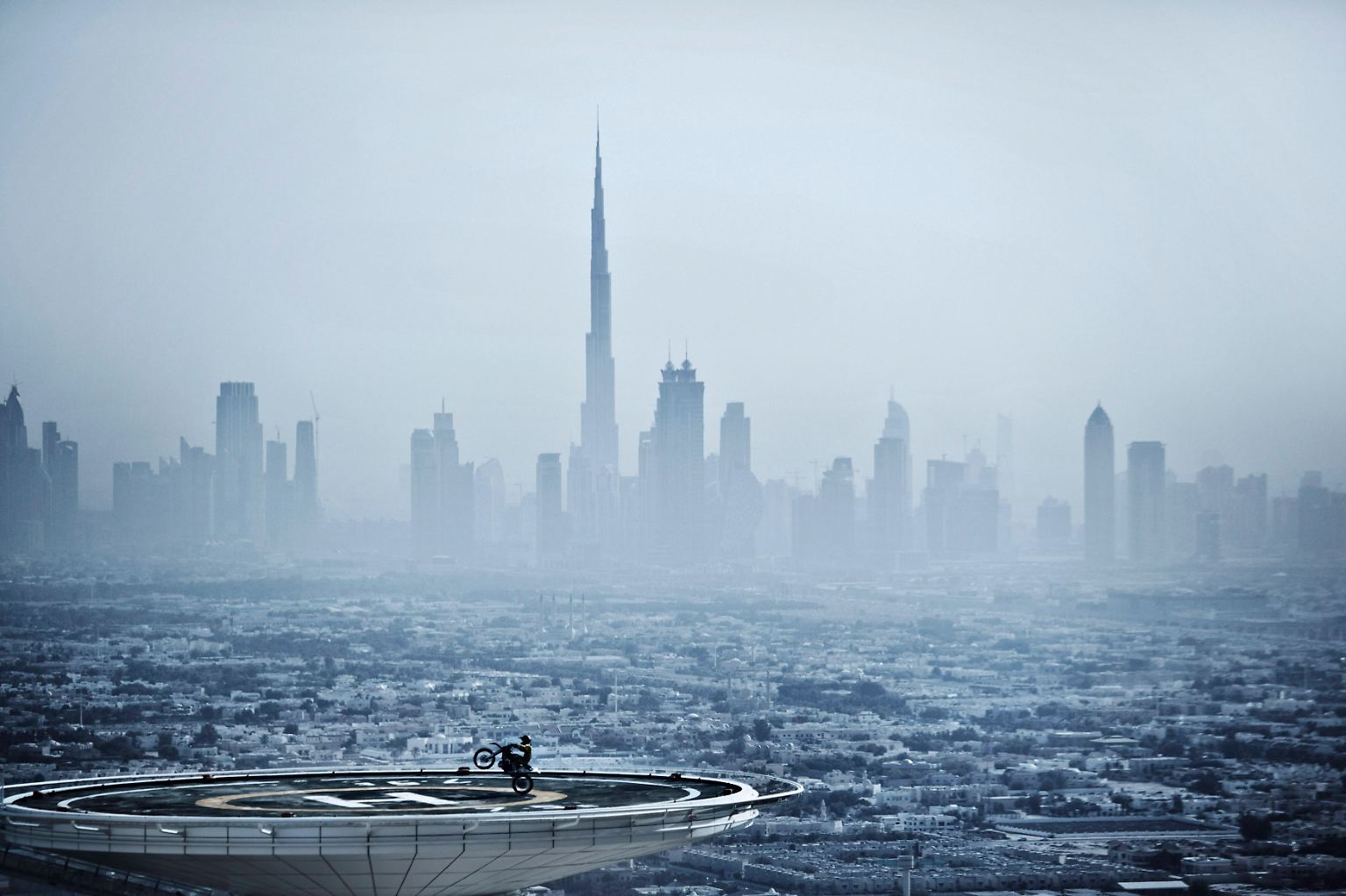 Der "Burj Khalifa" in Dubai ist der gewaltigste Wolkenkratzer der Welt.