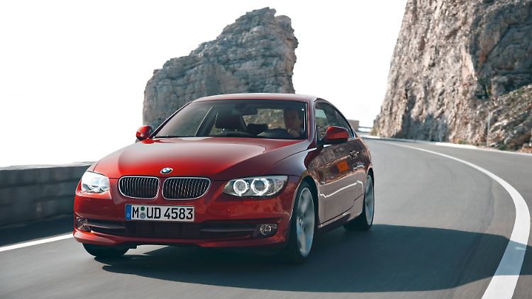 Bei BMW denkt wohl darüber nach, Cabrio und Coupé mit der nächsten Überarbeitung auf eigene Beine zu stellen.