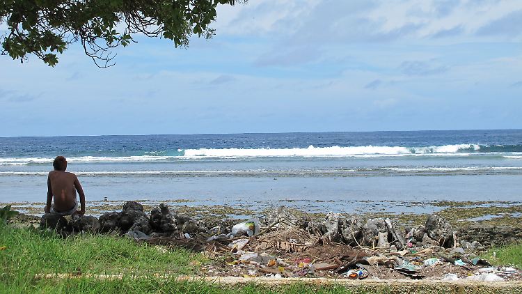 Auf Kiribati trügt der Schein: Abfälle und Fäkalien verseuchen die Strände.
