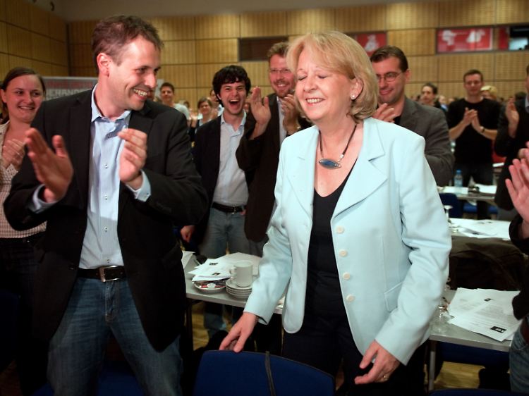 Eine herzliche Beziehung: Mit Hannelore Kraft können die Jusos gut. Doch die NRW-Ministerpräsidentin gab früh bekannt, nicht für eine Kanzlerkandidatur zur Verfügung zu stehen.