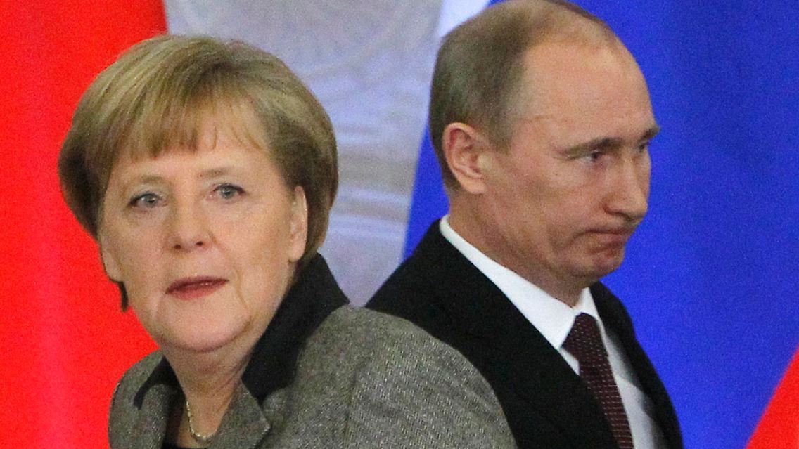 2012-11-16T164718Z_01_MOS25_RTRMDNP_3_RUSSIA-GERMANY.JPG5937221397333663022.jpg