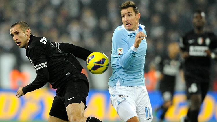 Es war nicht das Spiel von Miroslav Klose (hier im Zweikampf mit Juventus-Verteidiger Giorgio Chiellini).