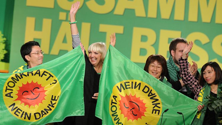 Mit neuer Geschlossenheit und dem Versprechen sozialer Wohltaten streben die Grünen zurück an die Macht.