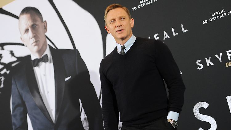 Der britische Schauspieler Daniel Craig posiert in Berlin bei einem Photocall zur Vorstellung von "Skyfall".