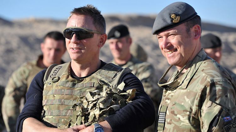 Daniel Craig bei seinem Besuch im Camp Bastion in der Provinz Helmand.