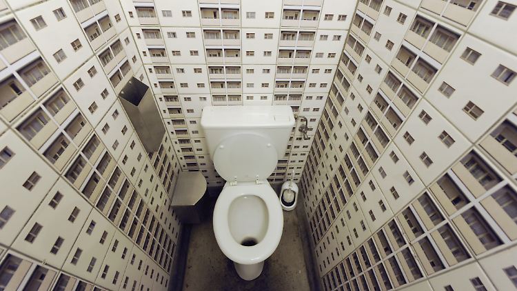 Eigentlich haben Toiletten den Ruf eines stillen Örtchens. In Brooklyn knallte es nach dem Gang auf Klo jedoch heftig.