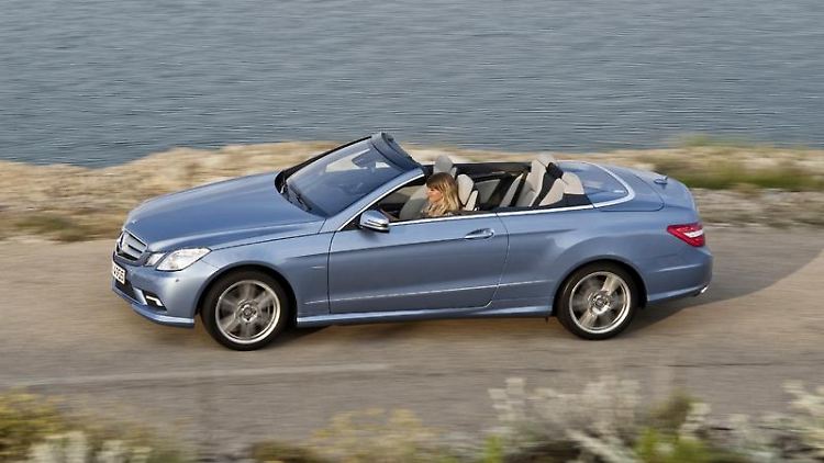 Warme Luft im Nacken: Mercedes will mit Airscarf glänzen.