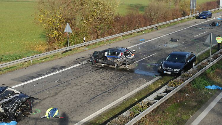Sechs Menschen starben bei dem Horror-Unfall auf der A5.