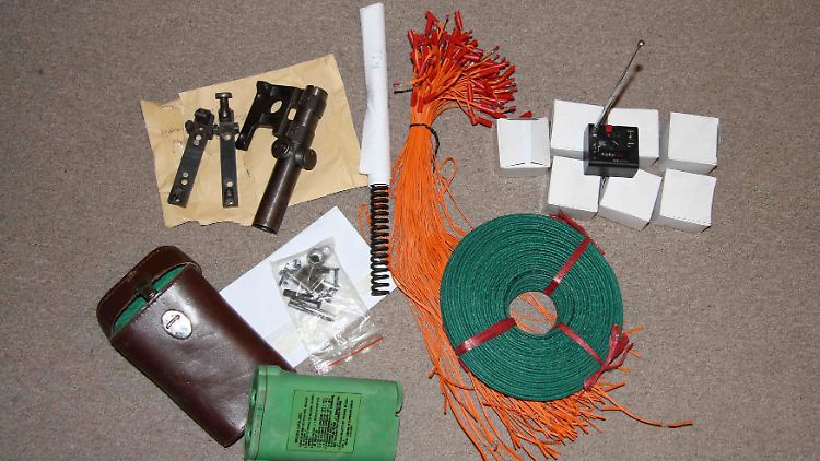 Die Polizei beschlagnahmte reichlich Material zum Bombenbau.