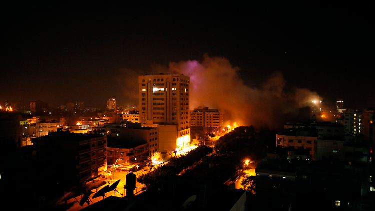 Rauch über Gaza-Stadt.