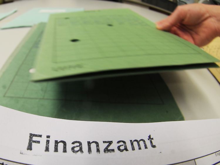 Künftig müssen Freibeträge nach Angaben von Datev wieder Jahr für Jahr beantragt werden.
