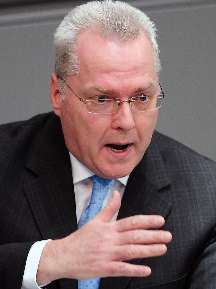 Schwanitz attackiert Aigner.