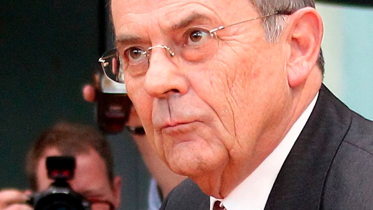 Schneiderhan am Zeugentisch.