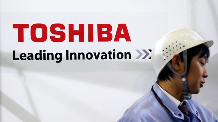 Peinliche Panne vor versammelter Presse: Der Vorführeffekt schlägt bei Toshiba erbarmungslos zu.