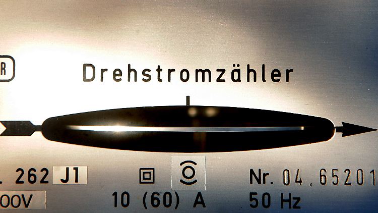 Sie surren Tag und Nacht - und verbrauchen dabei zusätzlichen Strom.