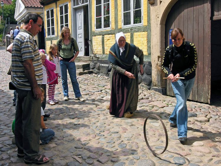 Hier geht es rund: In Gamle By wird gezeigt, wie Kinder gespielt haben, als es noch kein Nintendo gab.