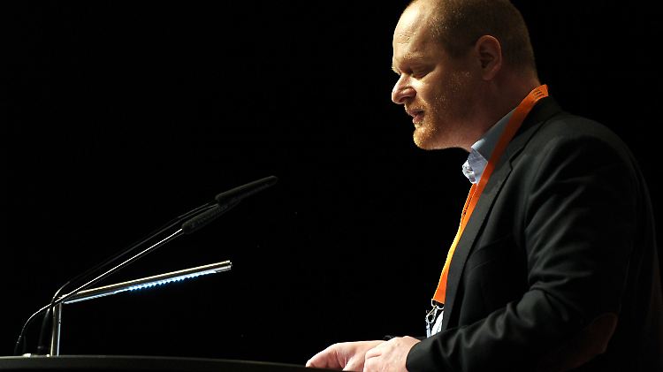 Parteichef Schlömer bittet um Enschuldigung für Personalquerelen.