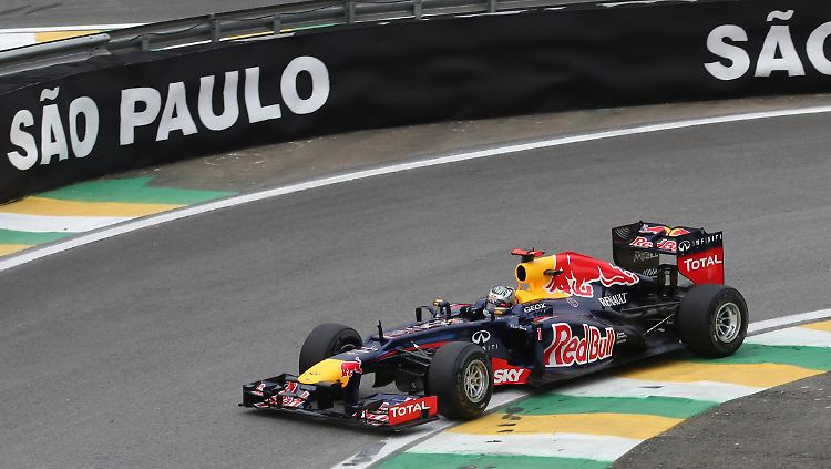 Nicht der Schnellste, aber schnell genug: Sebastian Vettel ist in Sao Paulo bislang klar schneller unterwegs als Titelrivale Fernando Alonso.