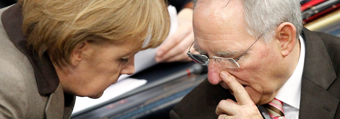 Schäuble und Merkel wollen sparen. Ab 2011.