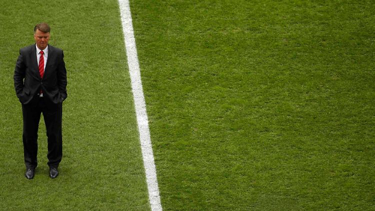 Bayern-Coach Louis van Gaal sah den Grund für die Niederlage in der angespannten Personalsituation beim Rekordmeister.