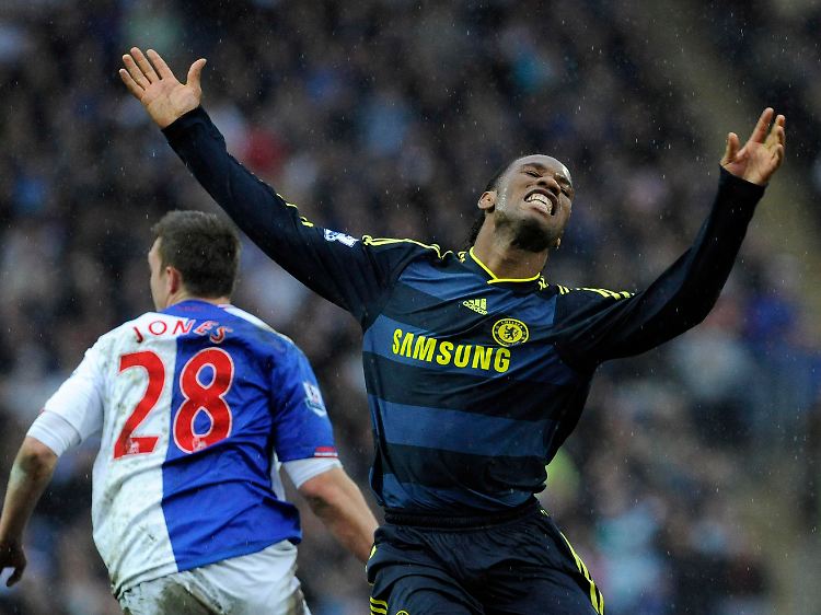 Im Spiel trauerte Didier Drogba vergebenen Chancen nach, nach dem Spiel vergebenen Punkten.