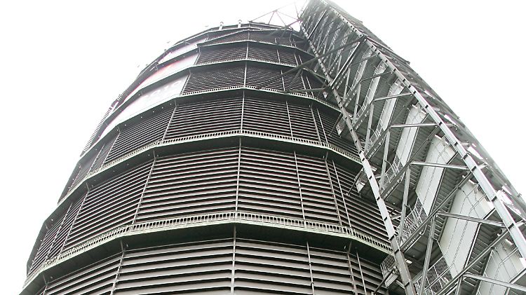 Der 117,5 m hohe Stahlgigant wurde 1929 in Dienst gestellt.