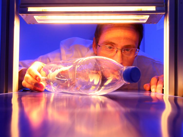 Dieses ortauflösende Spektrometer soll matschige Früchte vor deren Verpackung erkennen und bei der Sortierung von Plastikflaschen helfen.