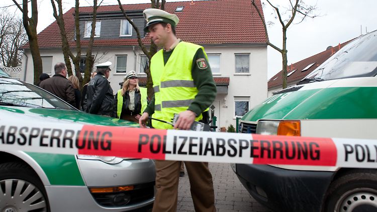 In diesem Haus in Lünen nördlich von Dortmund waren am Montag zwei Kinderleichen gefunden worden.