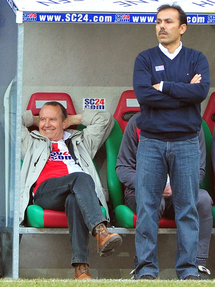 FCA-Coach Jos Luhukay lenkt, Vereinsboss Walther Seinsch sorgt für finanzielle Sicherheit.