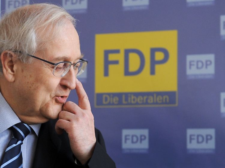 Rainer Brüderle will nicht pauschal alle Institute mit der Abgabe belegen.