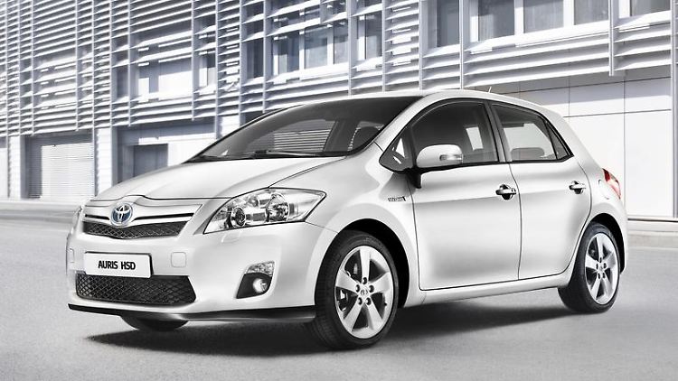 Toyota bietet sein Kompaktmodell Auris ab Spätsommer als Hybrid-Version ab 22 950 Euro an.