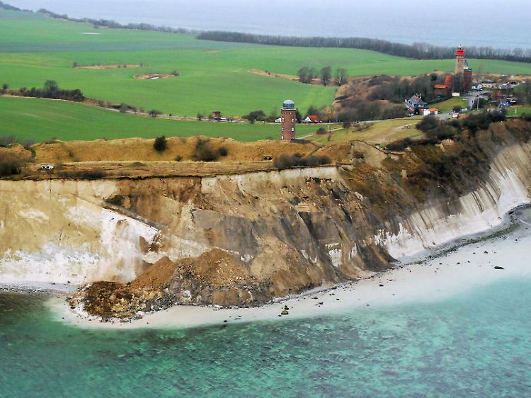 Ein Stück der Steilküste von Kap Arkona rutschte im Januar 2008 in die Ostsee ab.