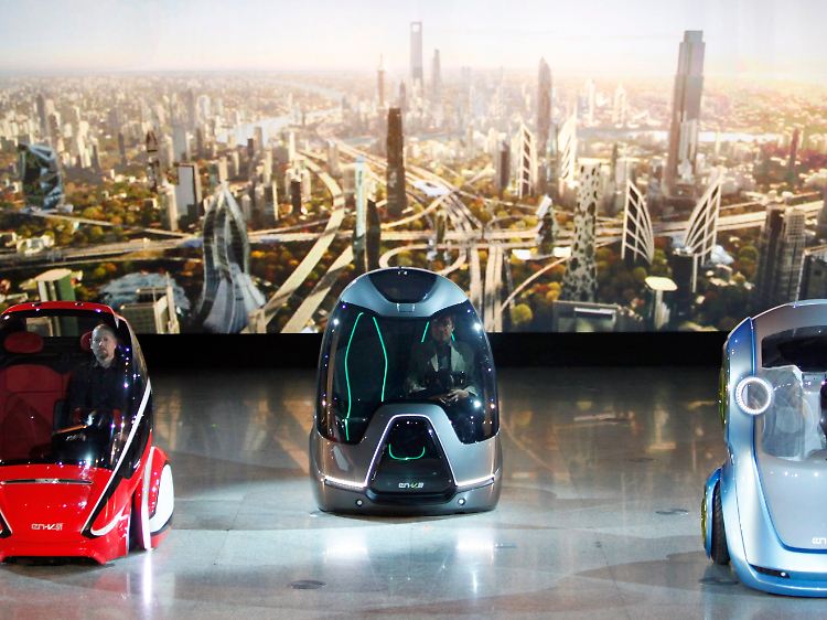 Die elektrisch betriebenen Zweisitzer sollen den Stadtverkehr revolutionieren.