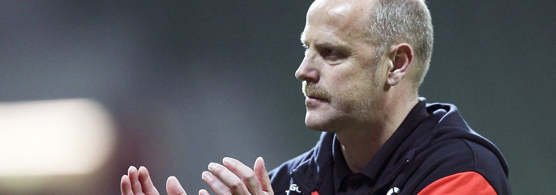 Ihm fehlt der Abwehrchef und der Torwart: Bremens Trainer Thomas Schaaf.