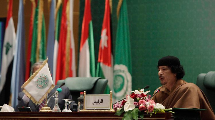 Gaddafi ist Gastgeber in Sirte.