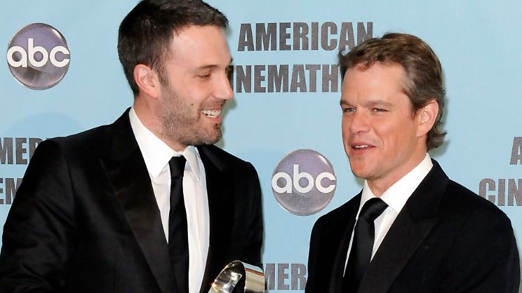 Ben Affleck (l) findet, dass ihm der Preis genauso gebührt wie seinem Kumpel! 