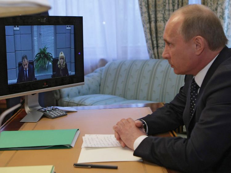 Regierungschef Putin will die mutmaßlichen Hintermänner "fangen und vernichten".