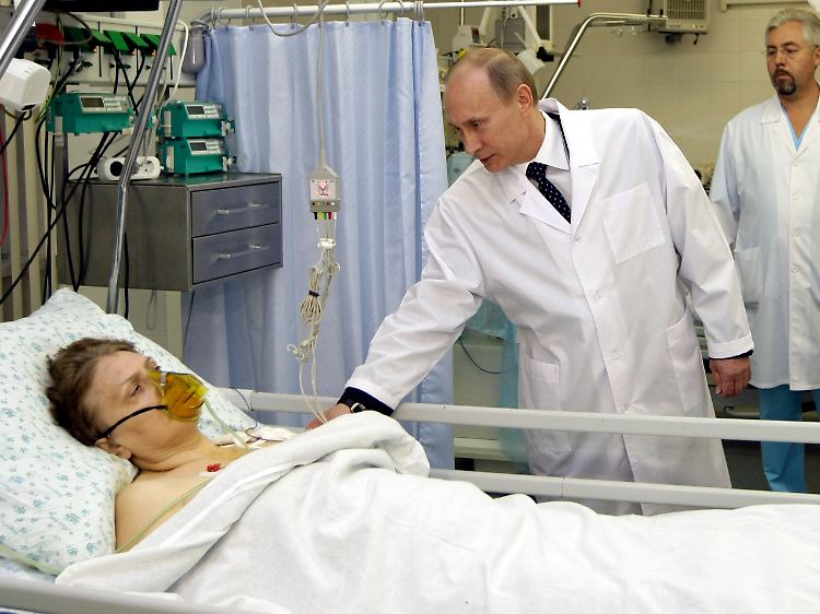 Putin besucht die Opfer des Terroranschlags.