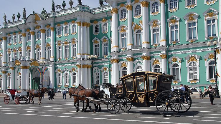 Im Winterpalast kann mit der Eremitage eines der größten Museen der Welt besucht werden.