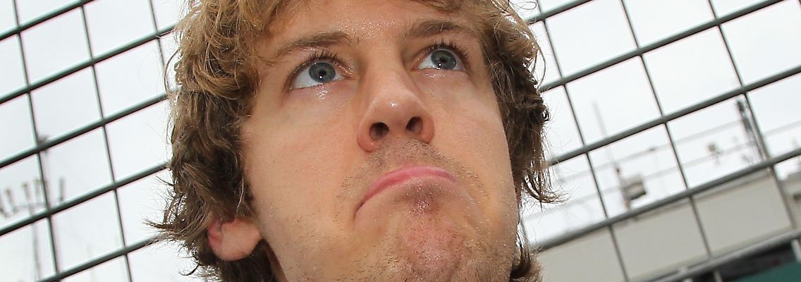 Neulich Melbourne, zweites Rennen, Vettel vorne, Schraube locker, aus die Maus.