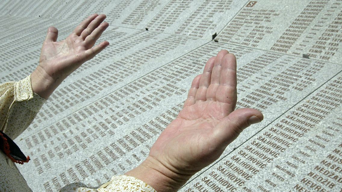 Der Internationale Gerichtshof in Den Haag bezeichnet das Massaker als Völkermord.