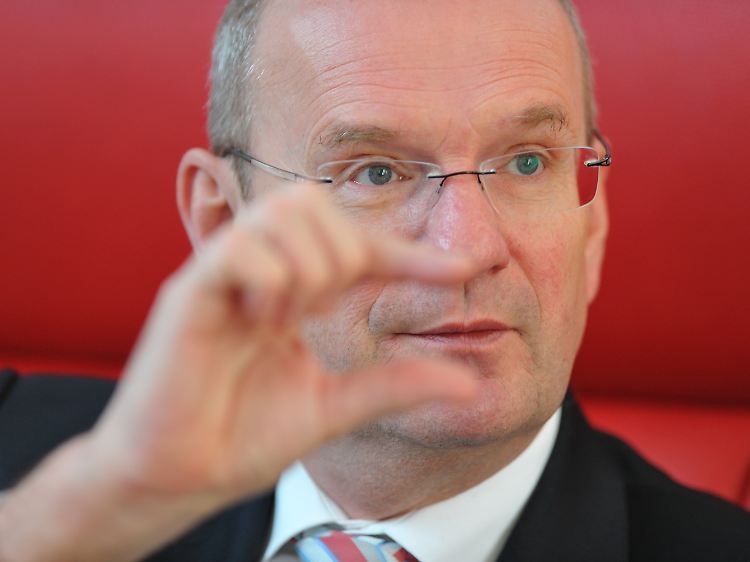 Weniger als jeder fünfte Euro Umsatz stammt bislang aus dem Gas-Geschäft - das will EnBW-Chef Hans-Peter Villis ändern.