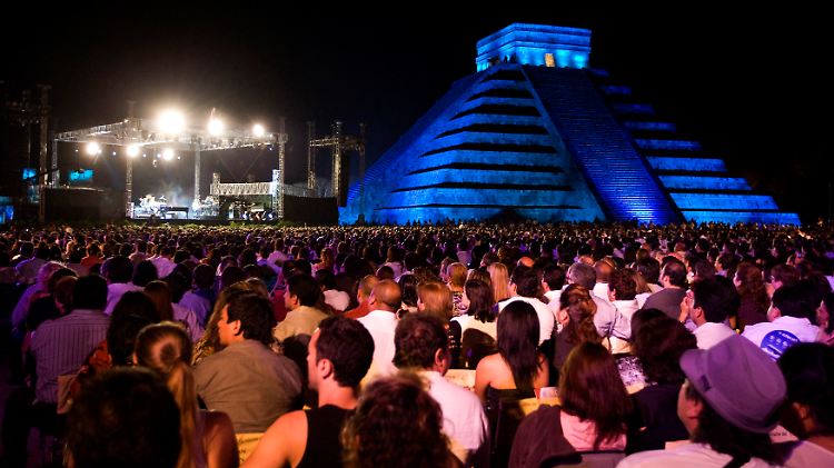 Etwa 6000 Fans kamen zu dem Konzert.